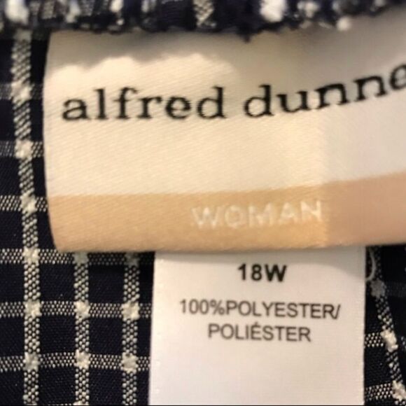 Alfred Dunner Size 18W Navy & White Capris - Picture 5 of 5
